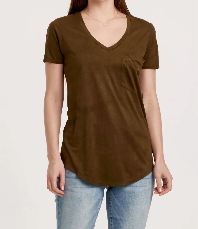 Phoenix Suede V-Neck Pocket Tee In Vineyard